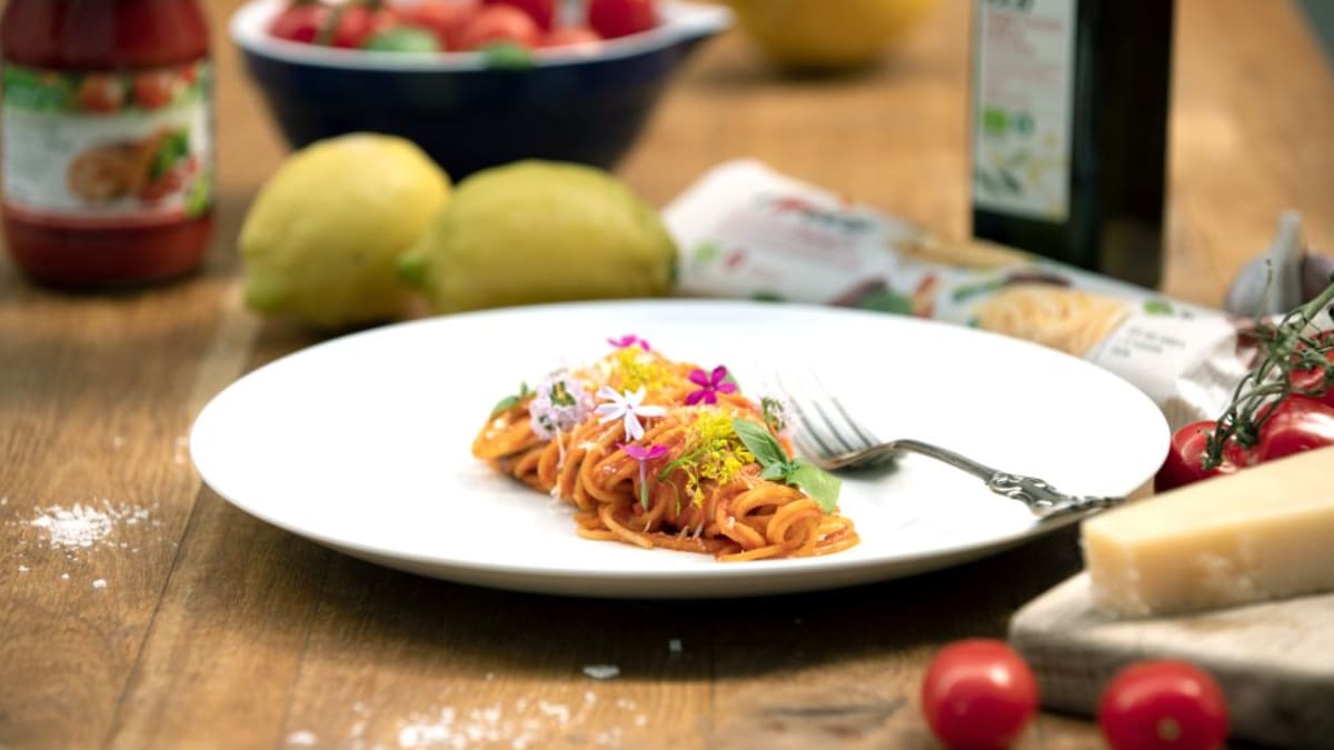 Pasta pomodoro (tomatipasta)