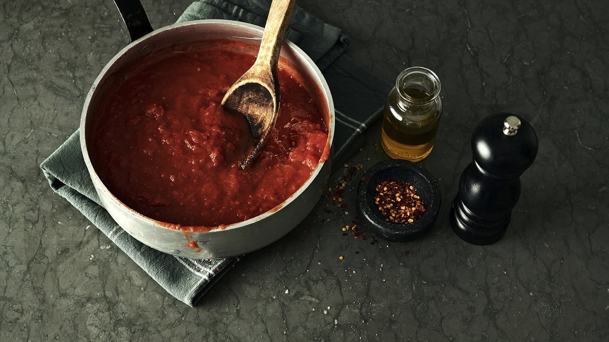 Kodus valmistatud tomatikaste