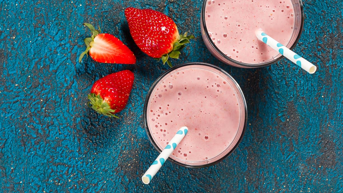 Zemeņu un bazilika kokteilis