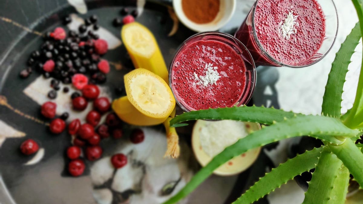 Marjane smuuti tšaaga ja kookoshelvestega