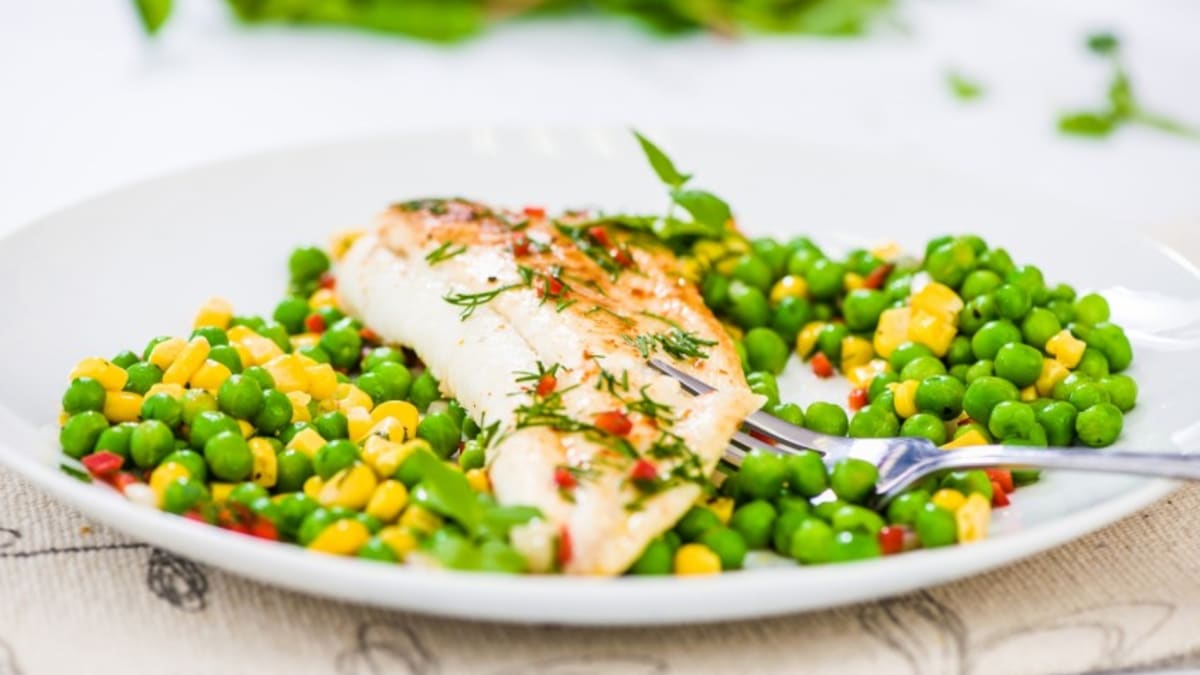 Butes fileja ar zirnīšiem un kukurūzu