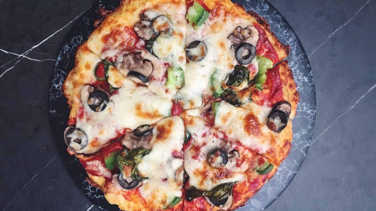 Pica ar puķkāpostu pamatni