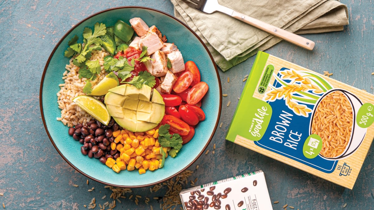 Vistas fileja ar kukurūzu un brūnajiem rīsiem