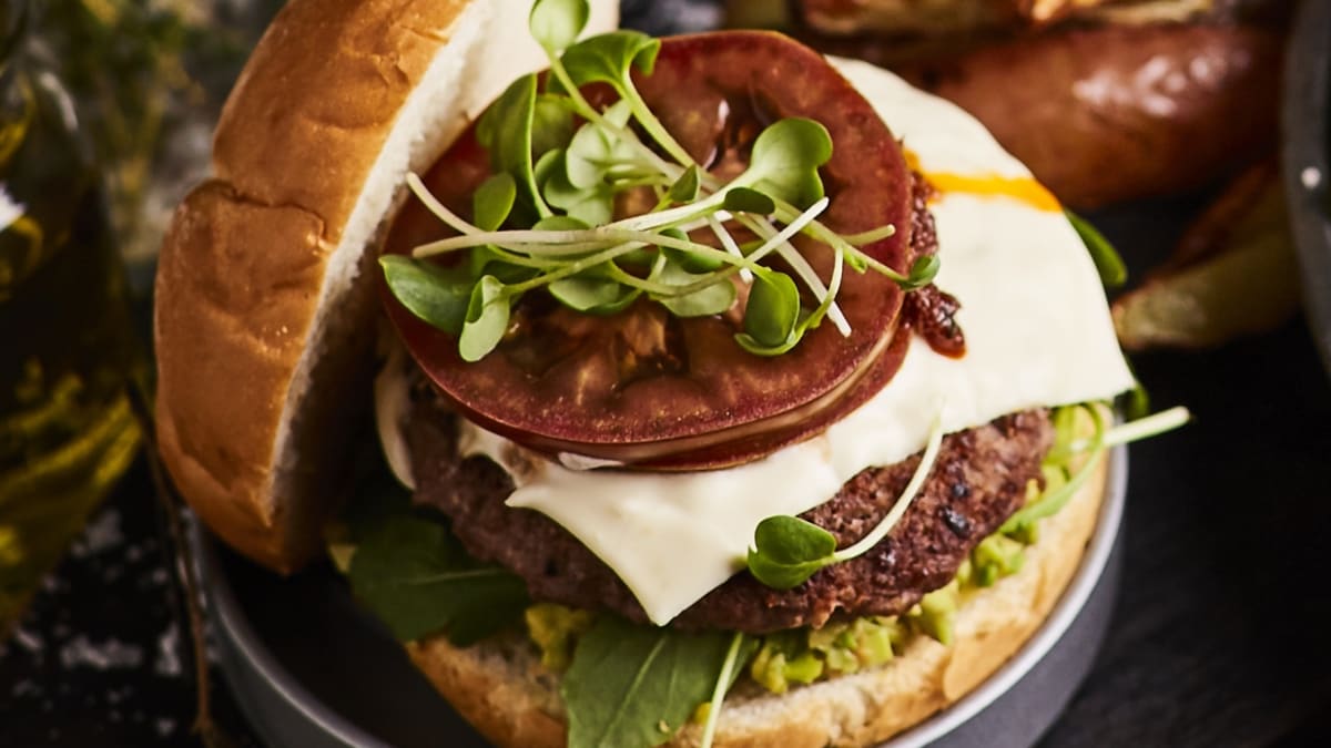 Jēra gaļas burgers