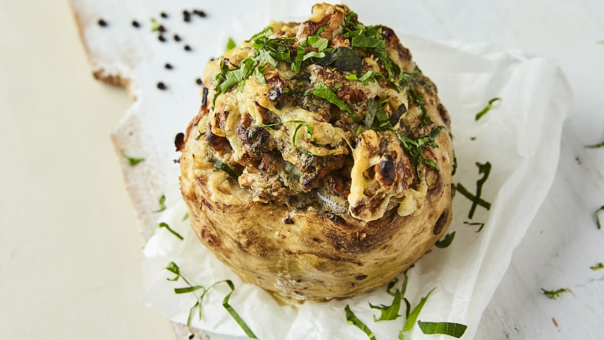 Krāsnī cepta selerijas sakne