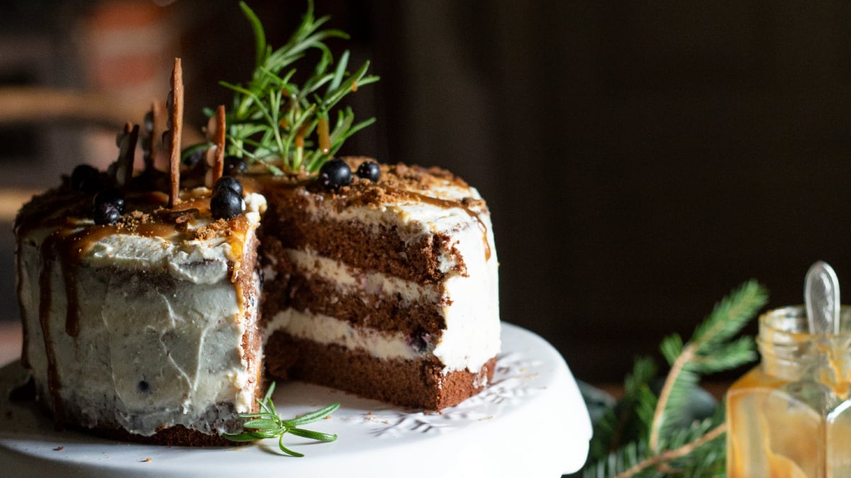 Uhke šokolaaditort piparkookidega