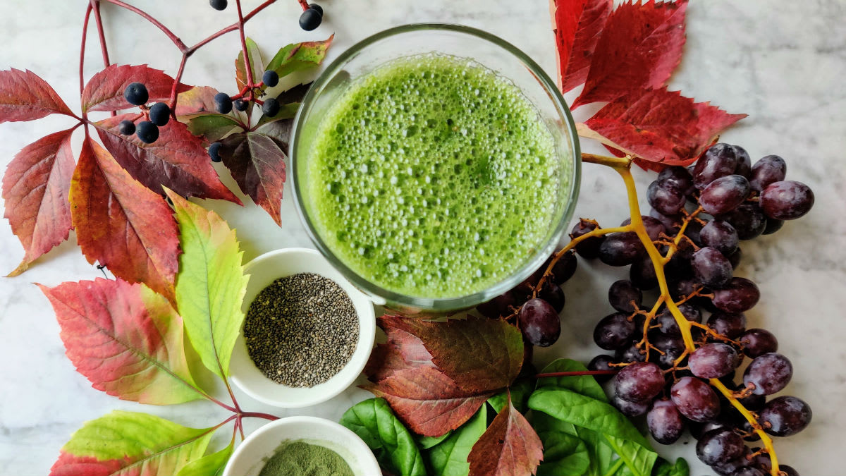 Viinamarja-apelsini-spinati smuuti