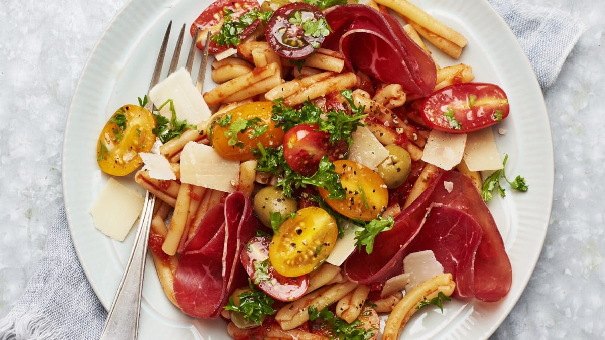Bresaola pasta tomatiga