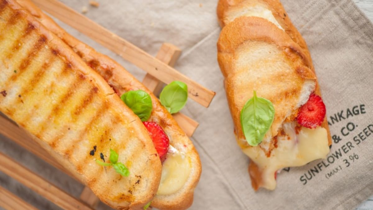 Grilmaize ar brī un zemenēm