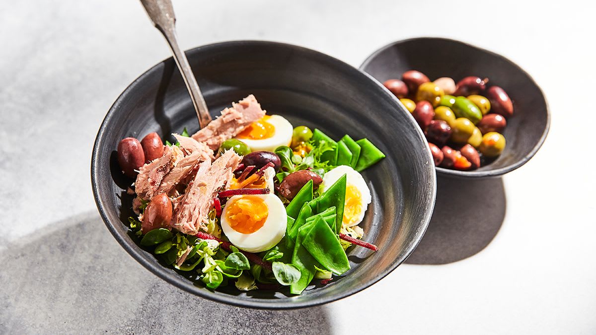 Bistroo-stiilis tuunikalasalat