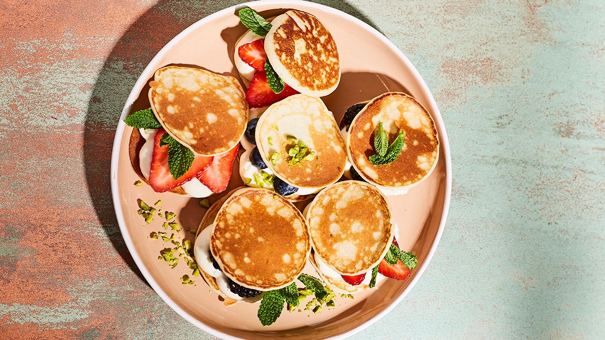 Pankūkas ar Diplomat vaniļas krēmu un ogām