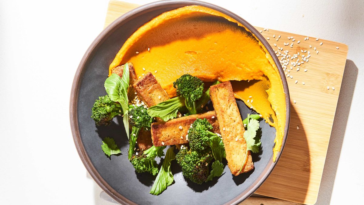 Tofu stienīši ar saldā kartupeļa biezeni