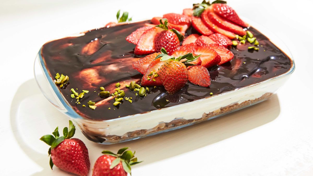 Ricotta maasika ja šokolaadikastmega