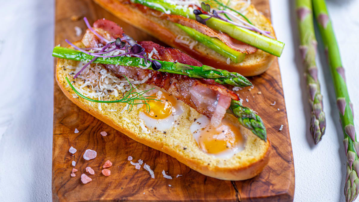 Brokastu hotdoga maizīte