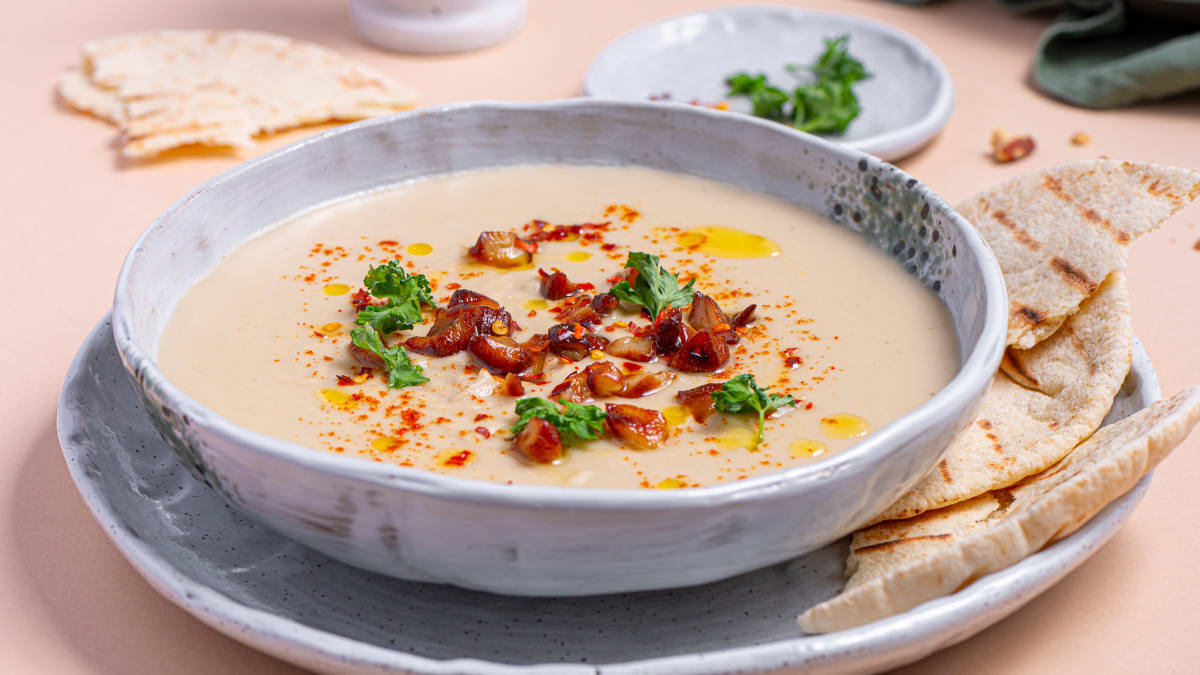 Ziedkāpostu un ceptu ķiploku krēmzupa