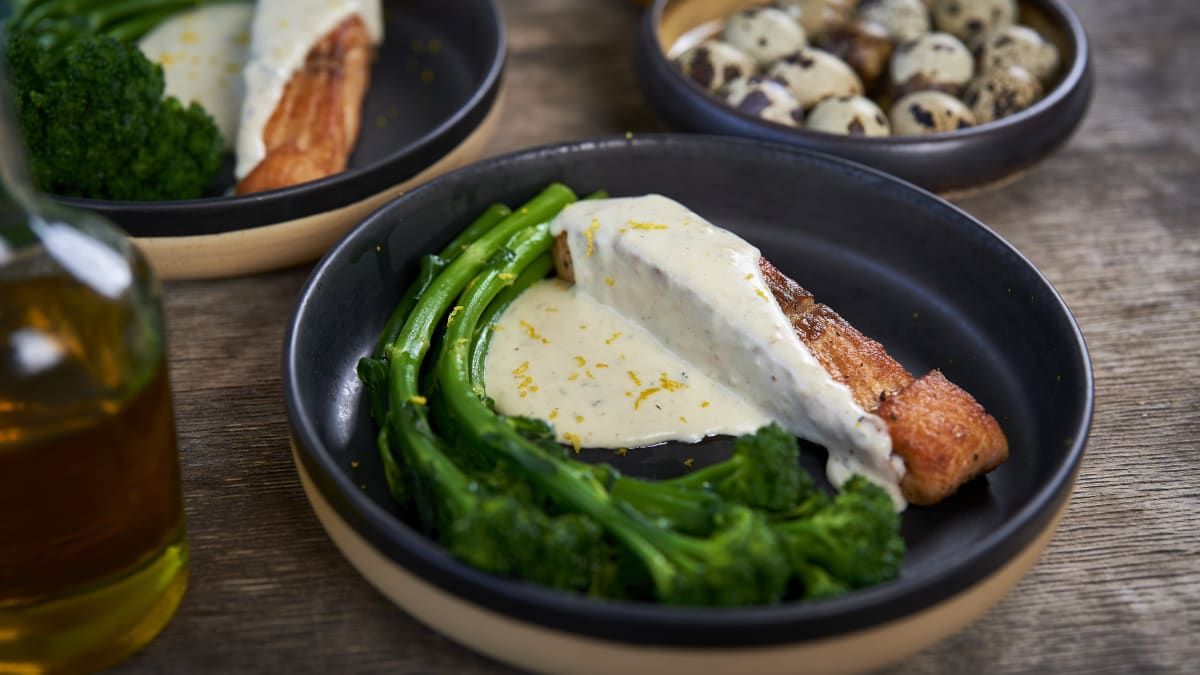 Lõhe bešamell-sinihallitusjuustukastmega 