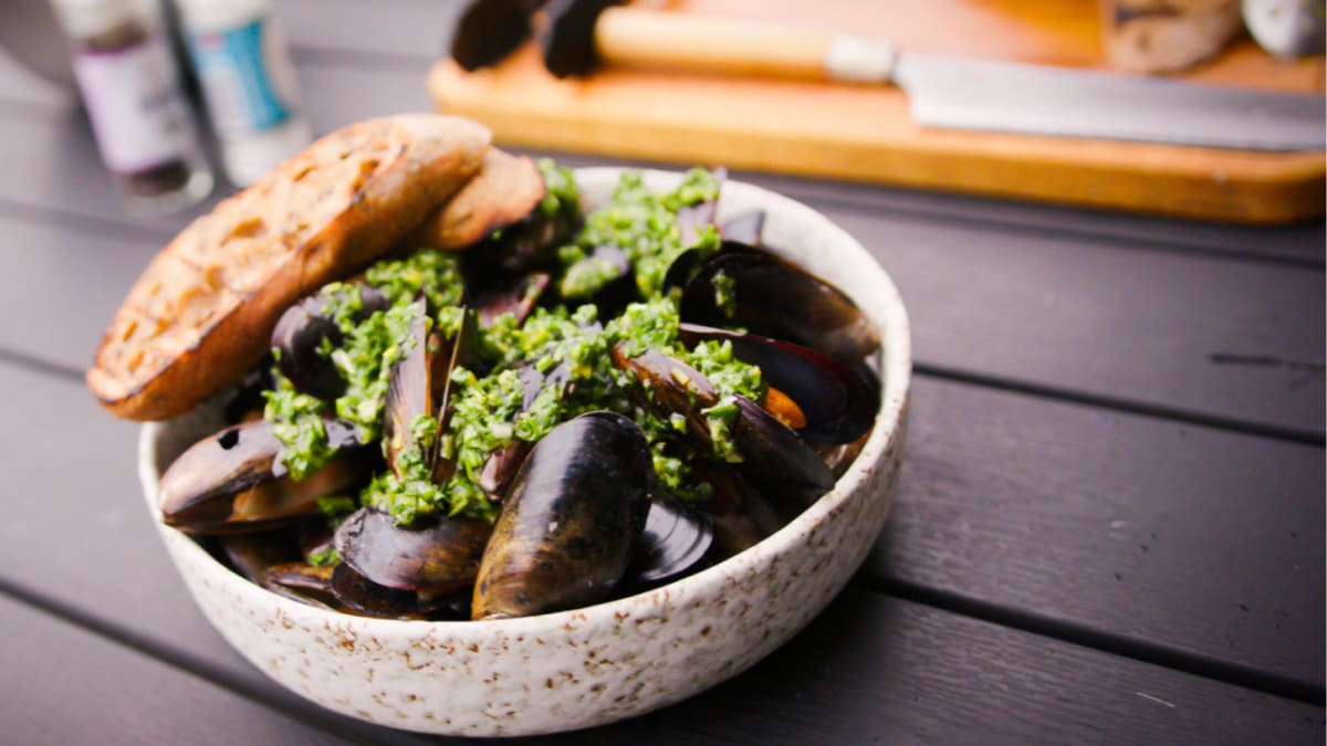 Grillitud sinimerekarbid gremolataga