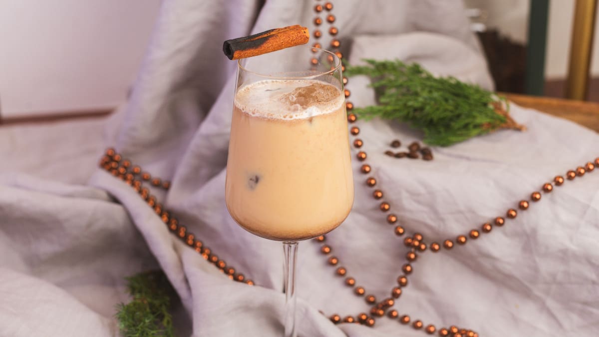 Svētku vakariņu "kanēļmaizītes" kafija