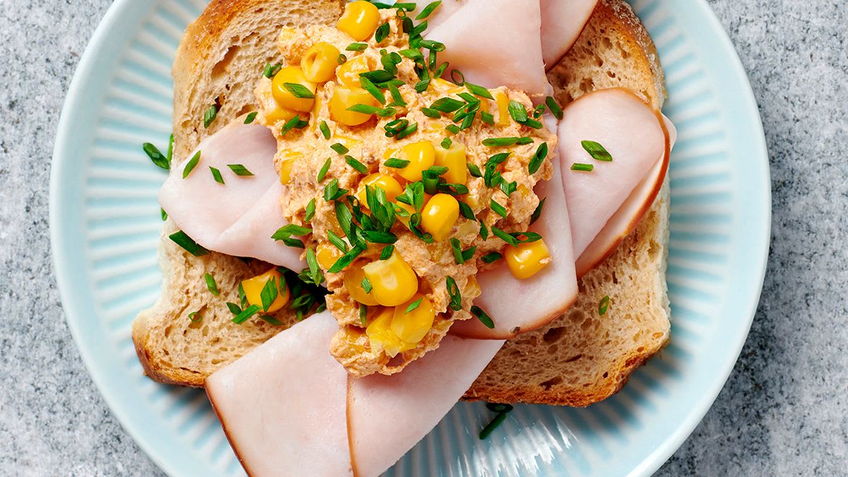 Auzu biezputras maize ar kukurūzas maisījumu un tītaru