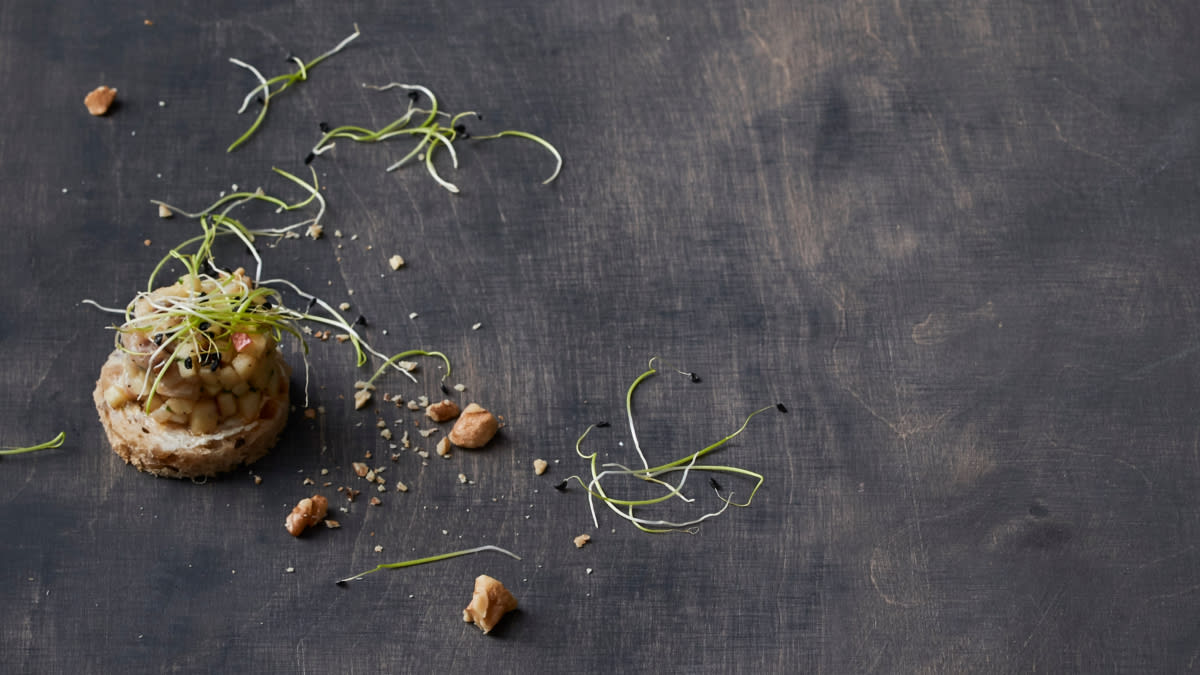 Mini užkandžiai su silkės tartaru