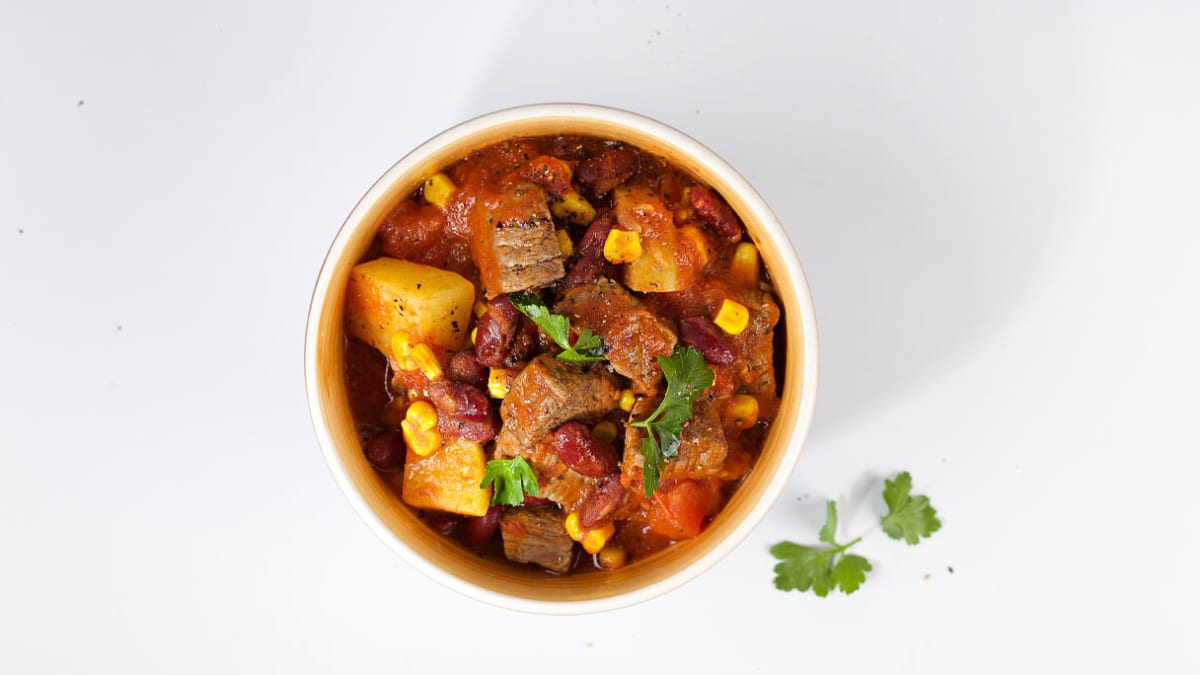 Meksikietiškas jautienos ir pupelių troškinys