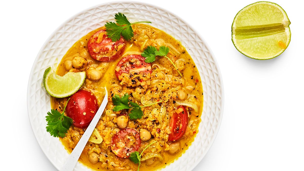 Lēcu karijs ar kokosriekstu pienu un laimu