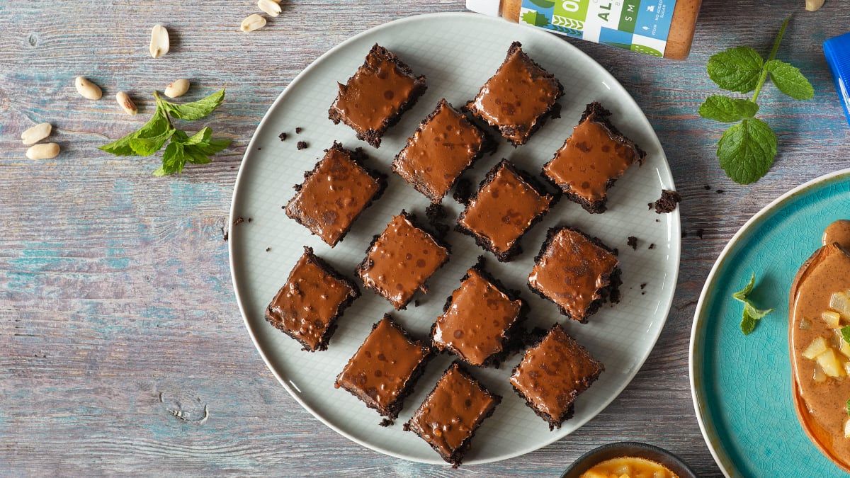 Morkų ir riešutų sviesto pyragas braunis