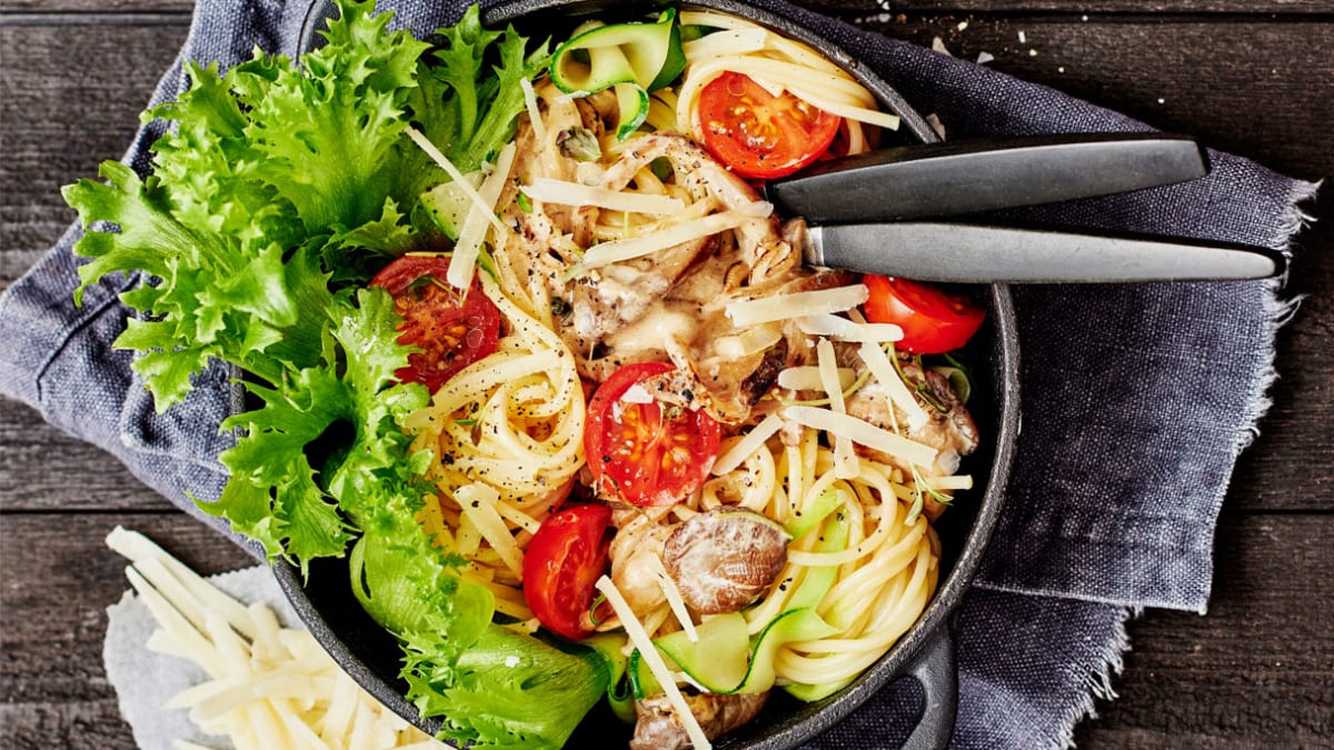 Čiobrelių aromato makaronai su grybais ir parmezanu