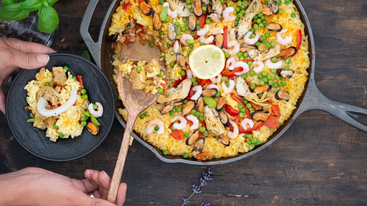 Paella kalkuni, mereandide ja artišokiga