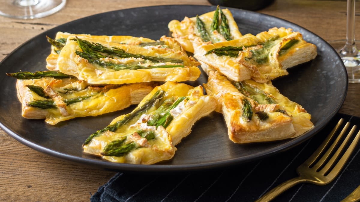 Užkandukai su kamembero sūriu ir smidrais