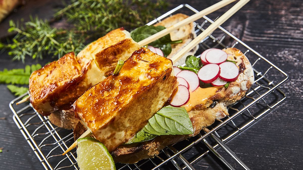 Halloumi siers uz iesma