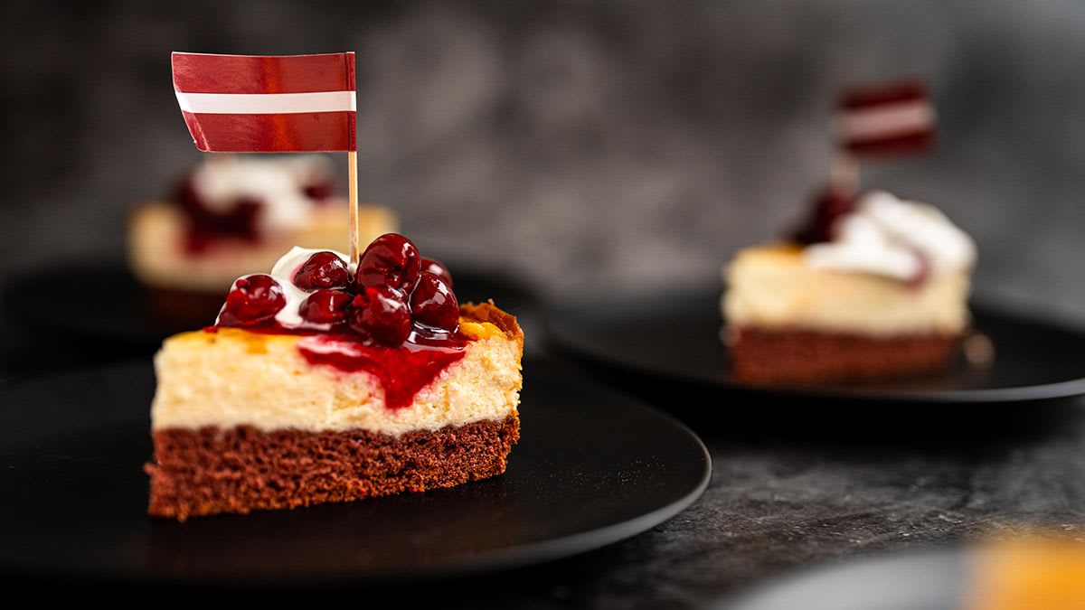 Siera kūka ar ķiršiem