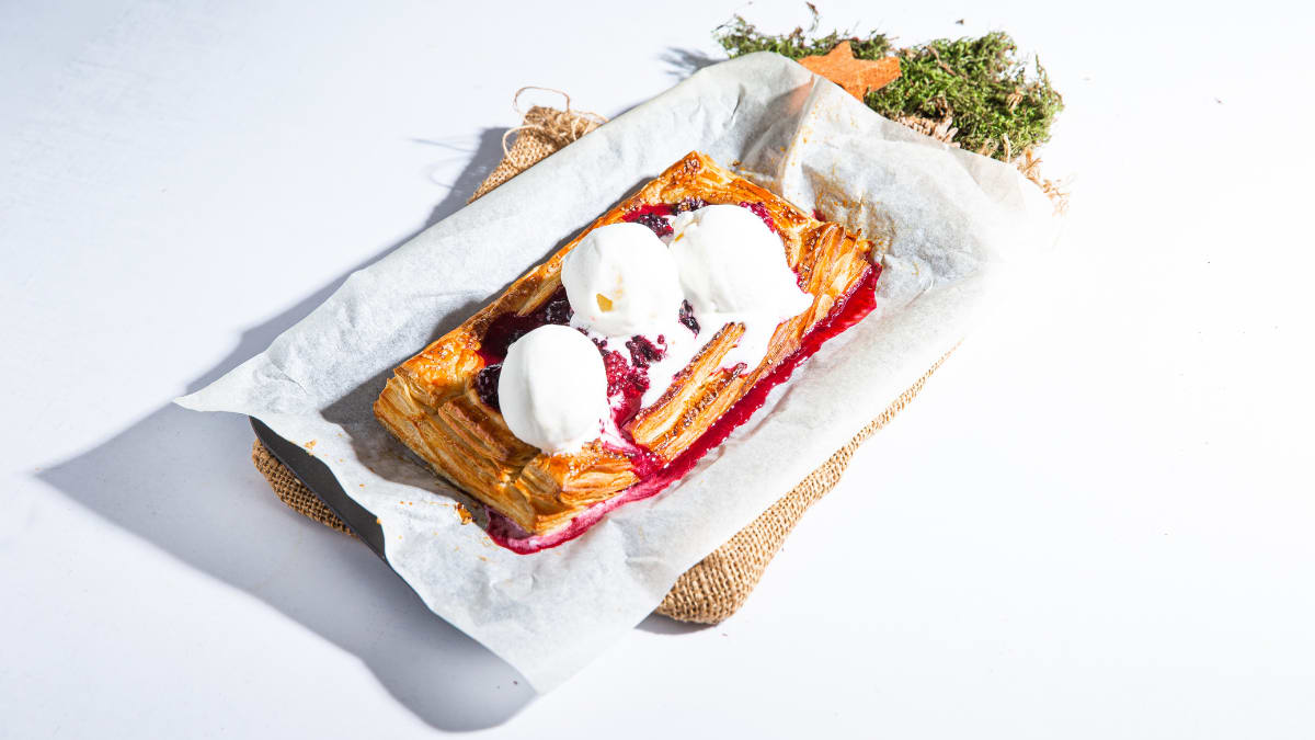 Kārtainās mīklas groziņš ar kazenēm