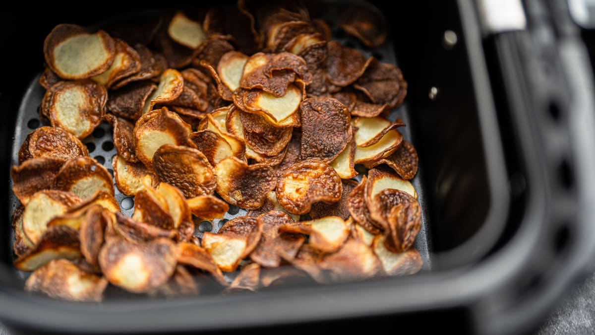 Kraukšķīgās kartupeļu ripiņas aerogrilā