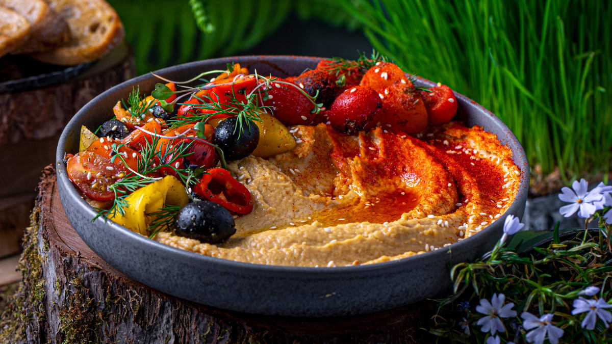 Humoss ar grilsalātiem