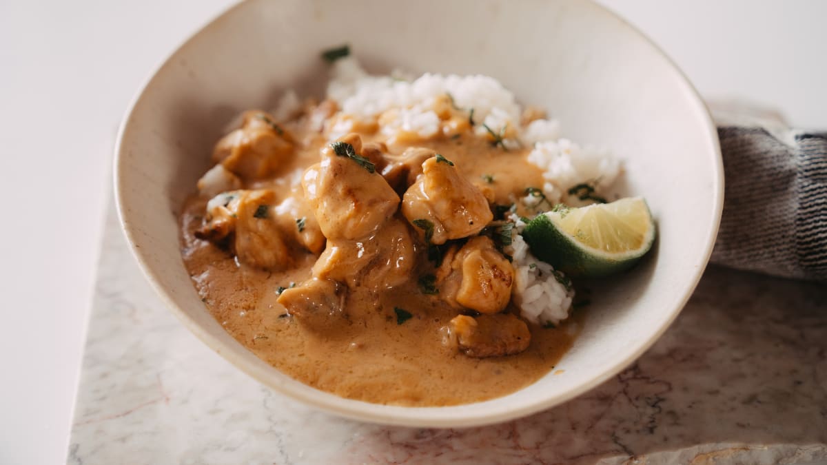 Vistas Satay zemesriekstu mērcē