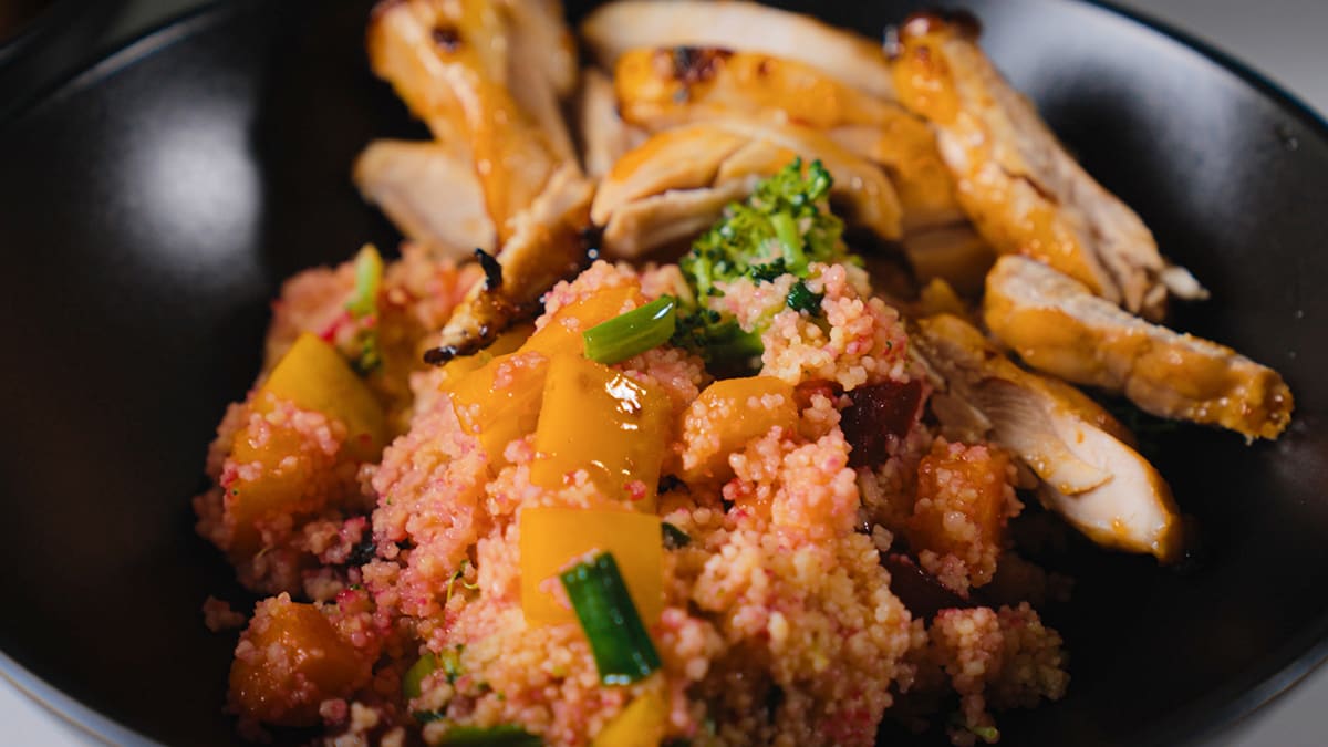 Kuskuss ar dārzeņiem un vistu