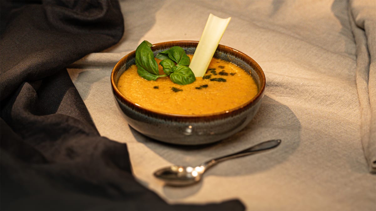 Dzelteno tomātu gaspačo