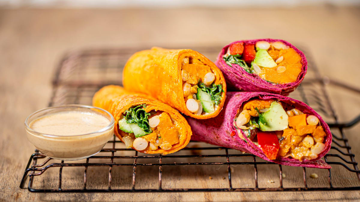 Krāsainie vegāniskie burito
