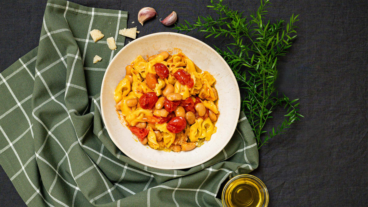 Tortellini ar ķiršu tomātu mērci