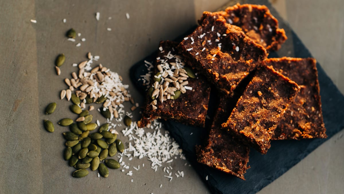 Riekstu un žāvētu augļu batoniņš