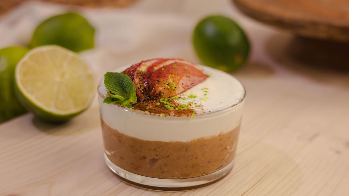 Ābolu un grieķu jogurta bļoda