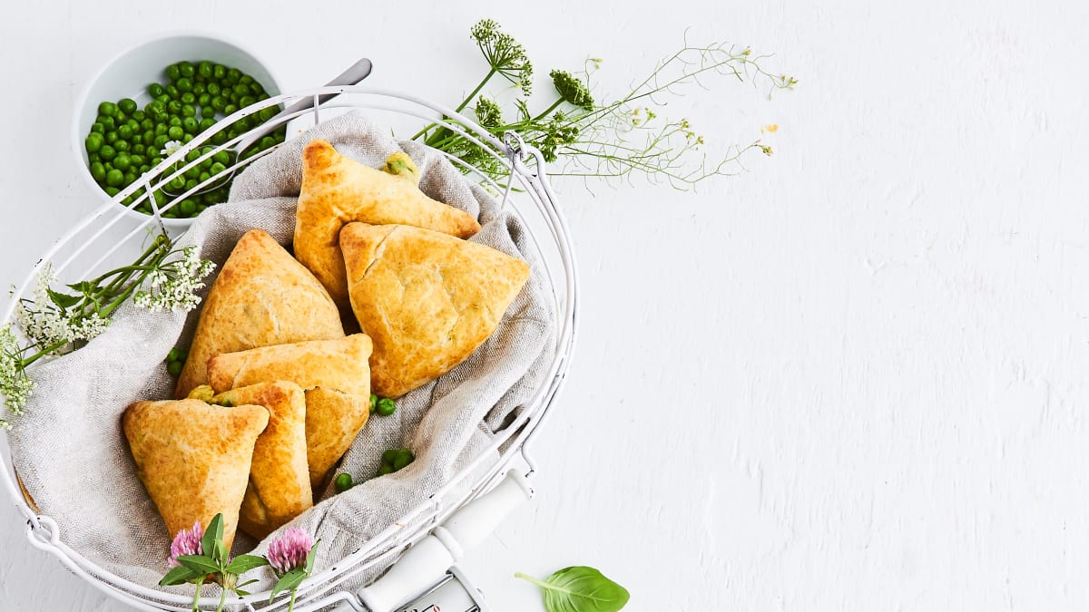 Siera un spinātu pīrāgi ar zirnīšiem