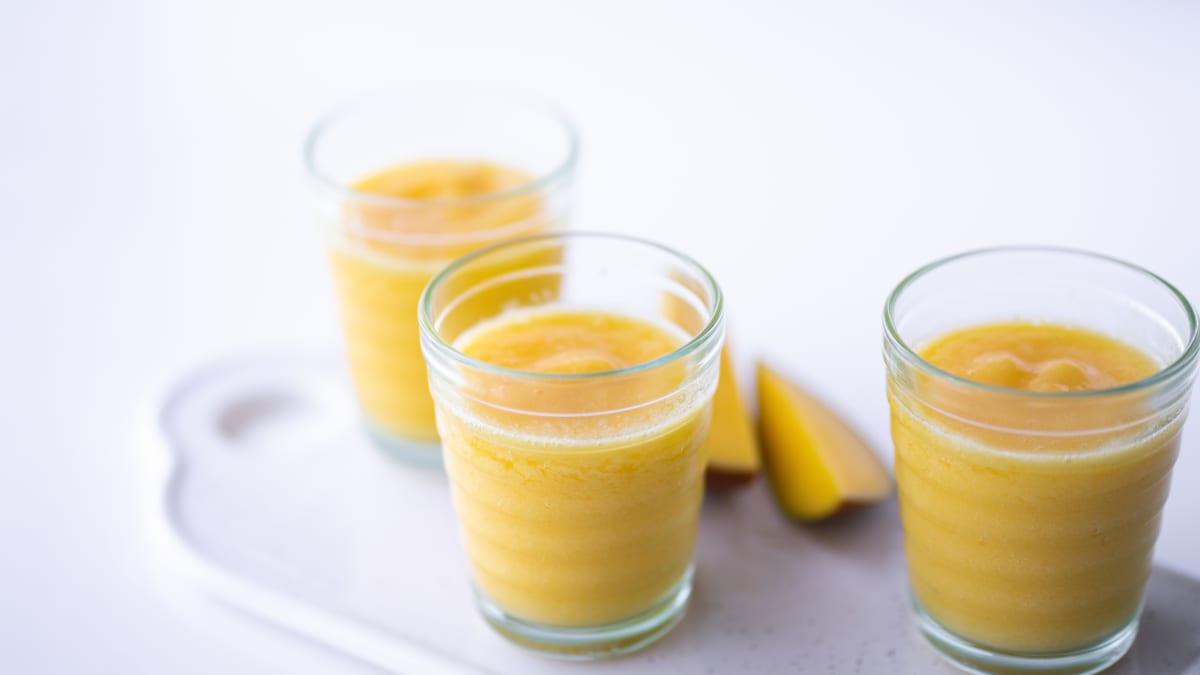 Mango un citrusu kokteilis