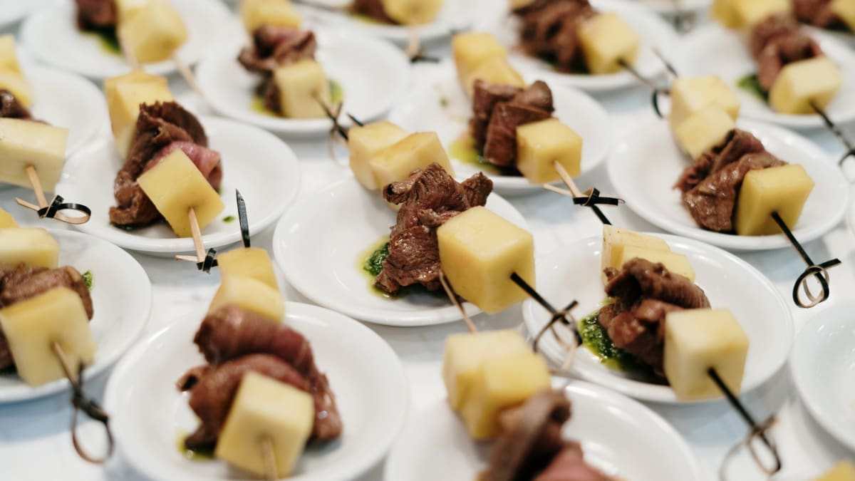 Pīles filejas un mango iesmiņi