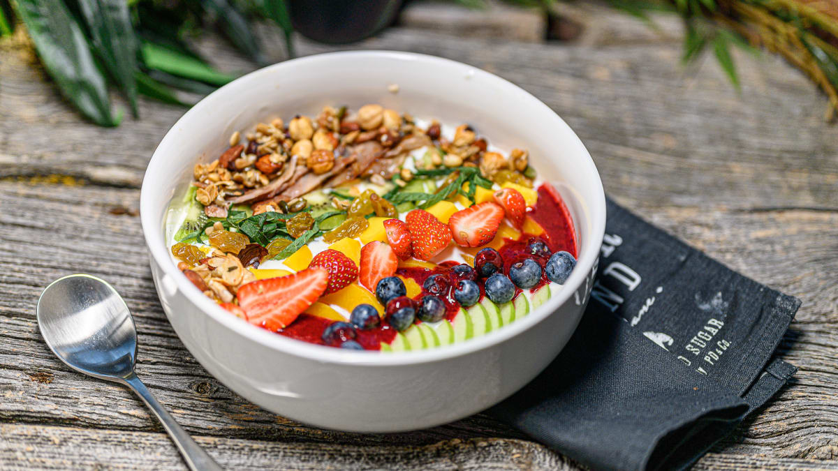 Grieķu jogurts ar augļiem