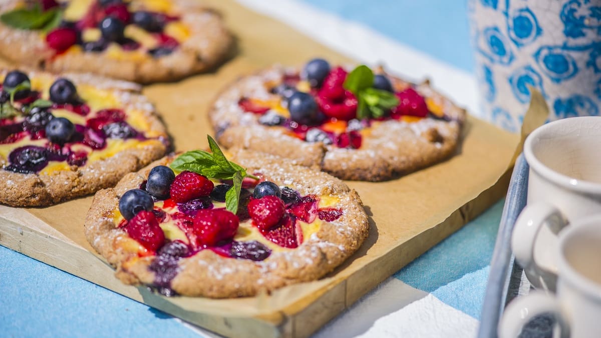 Kohupiima-suvemarjapirukakesed