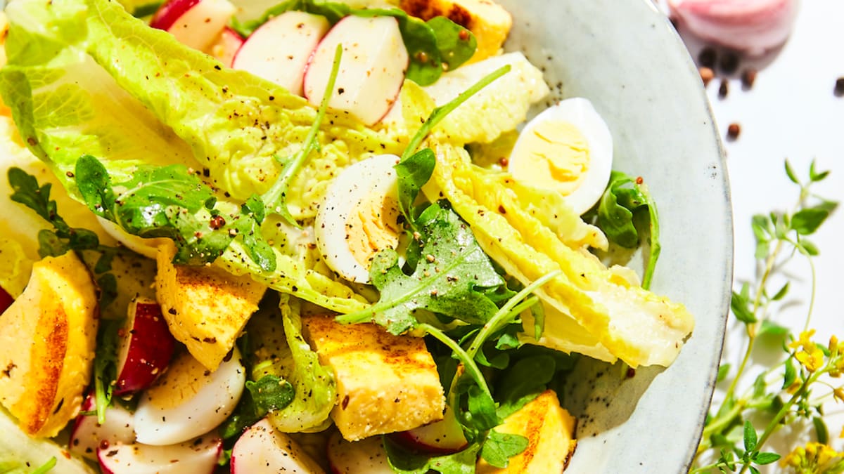 Krēmīgie salāti ar grilētu sieru