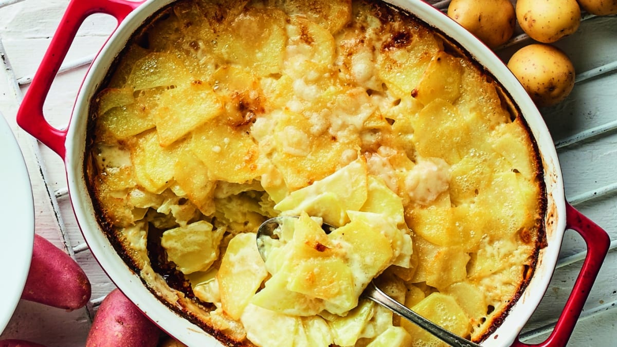 Kartupeļu sacepums ar saldo krējumu