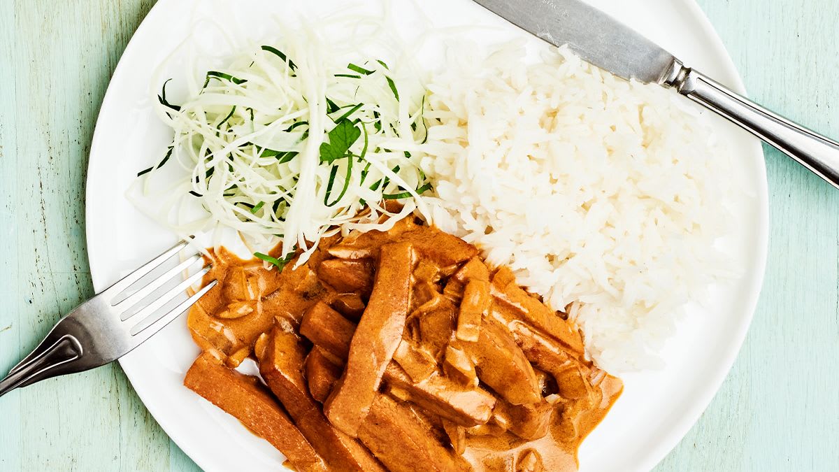 Desas stroganovs ar rīsiem